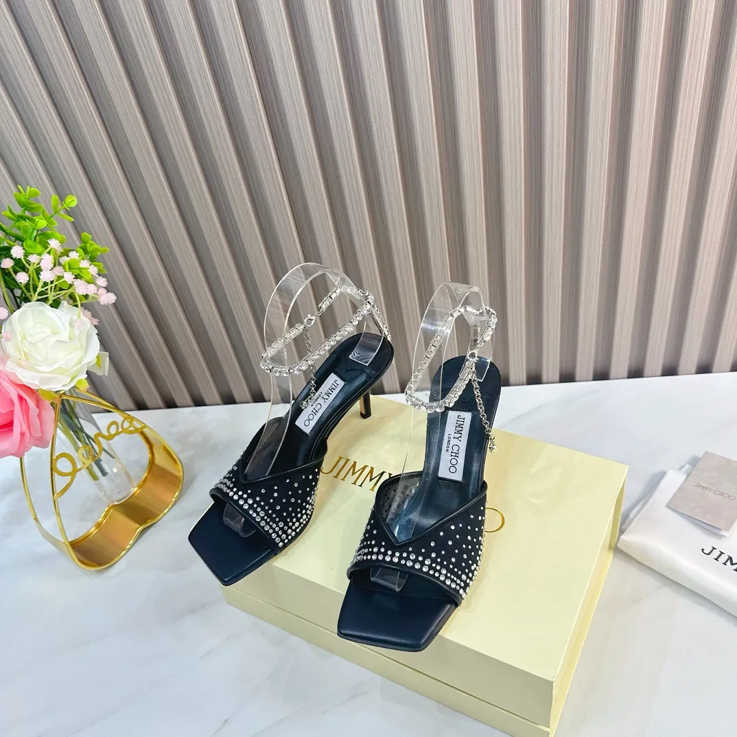 👟👟Ex-factory price 660👟👟 JIMMY CHOO (Jimmy CHOO) 💝💝💝 is a very comprehensive noble fashion lifestyle brand, with a series of women's high-heeled, medium-heeled, flat-heeled sandals with the same strap from major fashion bloggers and celebrities in Hong Kong and the United States.  The Australian pointed toe, round toe and square toe series are simply beautiful. Fall in love with elegance and playful sense of the future. Just by looking at them, you want to own them immediately, but you can really think about a pair of exquisite high heels~~~~~~~~~~~~~~~~~ 💝This series is specially designed for extraordinary and indifferent ladies, thus creating a unique overall effect, Jimmy Choo Design products that inspire women to move forward and show their charm💝💝💝 1⃣️Material: Imported genuine mesh hot diamond 2⃣️Inner: Imported Italian lambskin, super soft and delicate 3⃣️Outsole: Imported Italian original original color genuine leather outsole Heel height 6.5cm (10.0/8.5cm can be made) 4⃣️Code number: 35-39 (34.40.41.42 customized)